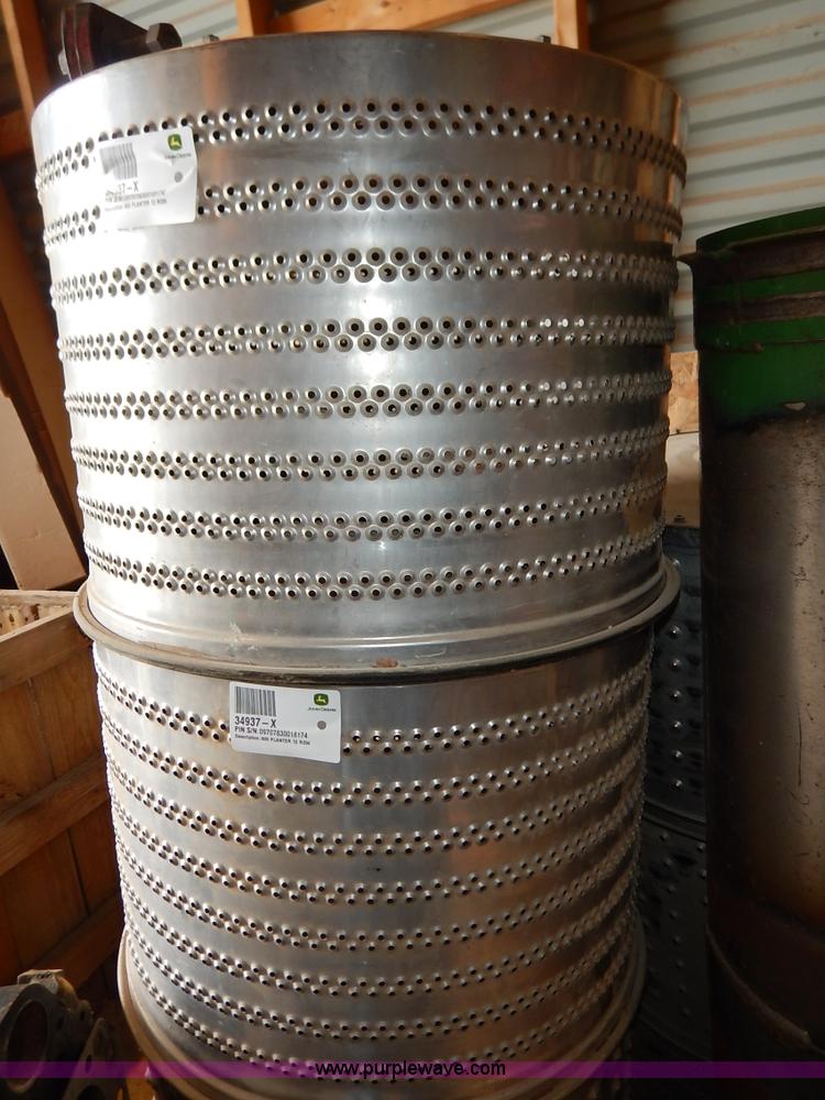 image for item K7365 International 800 Cyclo Air planter