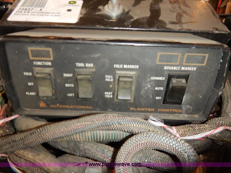 image for item K7365 International 800 Cyclo Air planter