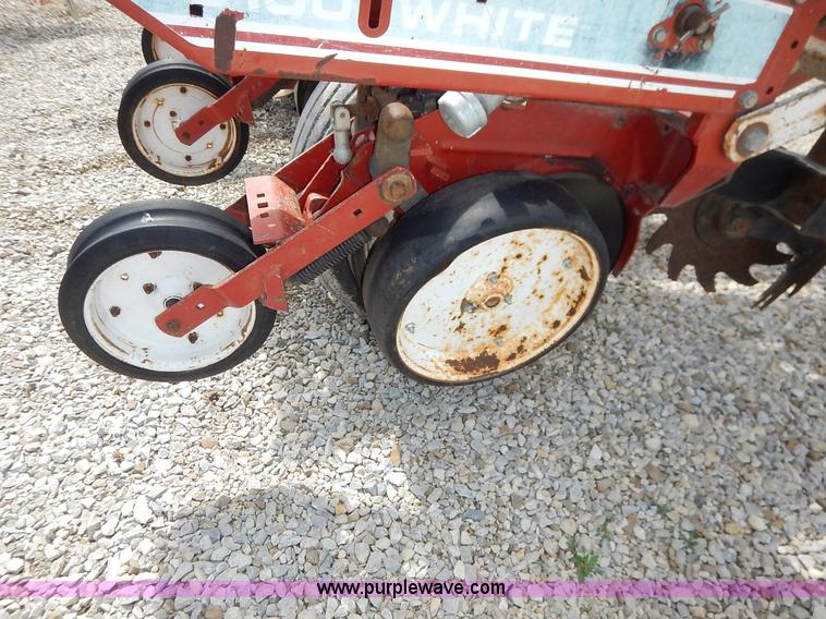 image for item K7366 White 6100 planter