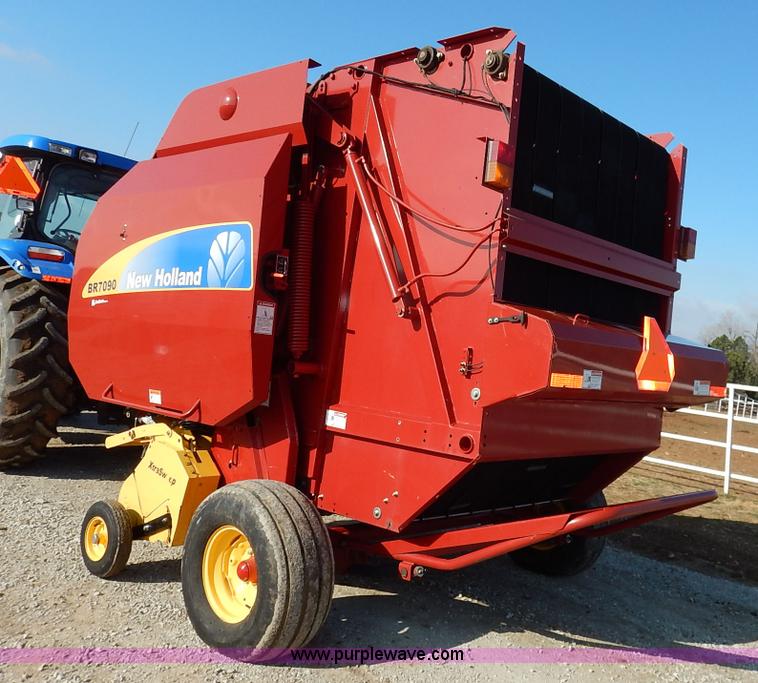 image for item K7369 2009 New Holland BR7090 round baler