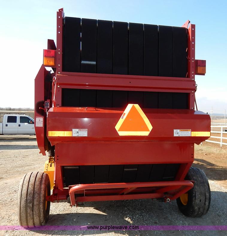 image for item K7369 2009 New Holland BR7090 round baler