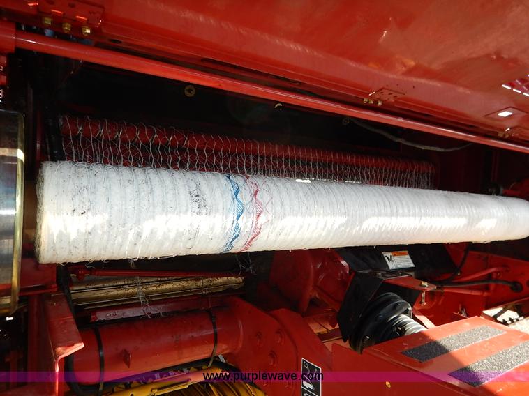 image for item K7369 2009 New Holland BR7090 round baler