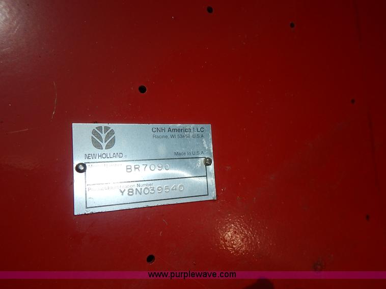 image for item K7369 2009 New Holland BR7090 round baler