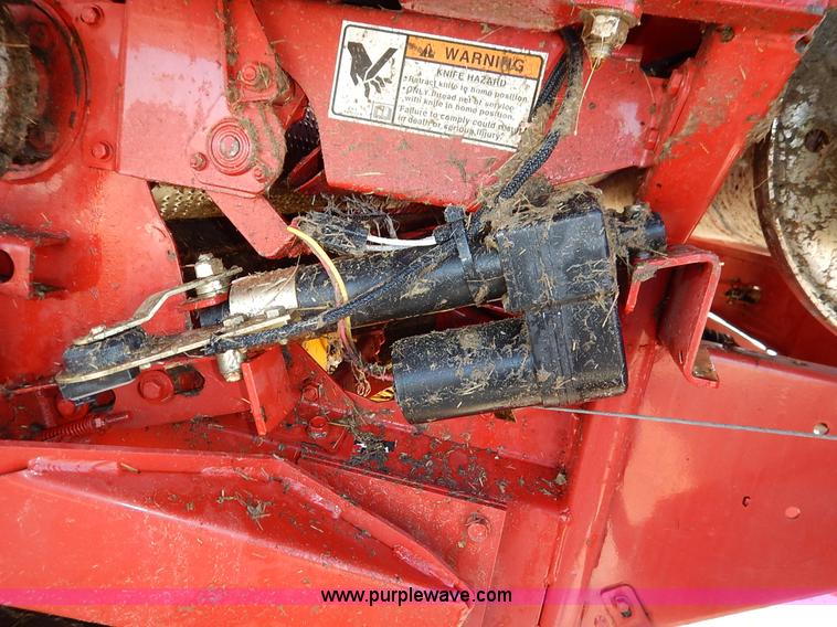 image for item K7369 2009 New Holland BR7090 round baler