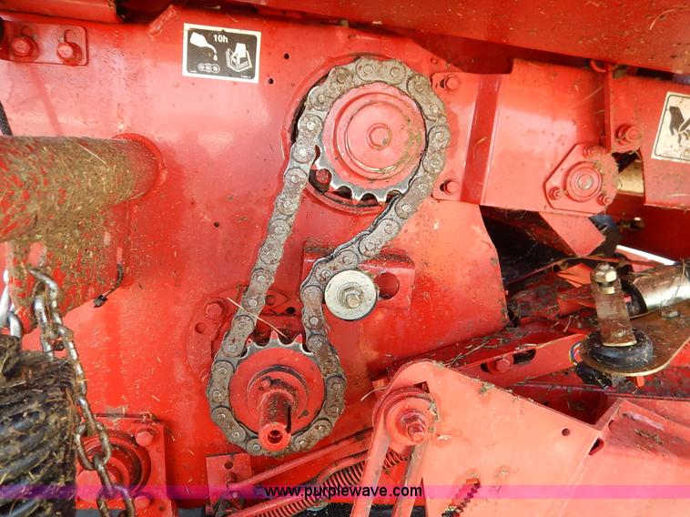 image for item K7369 2009 New Holland BR7090 round baler