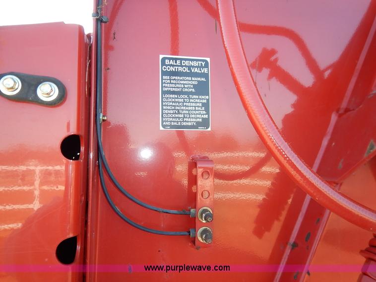 image for item K7369 2009 New Holland BR7090 round baler