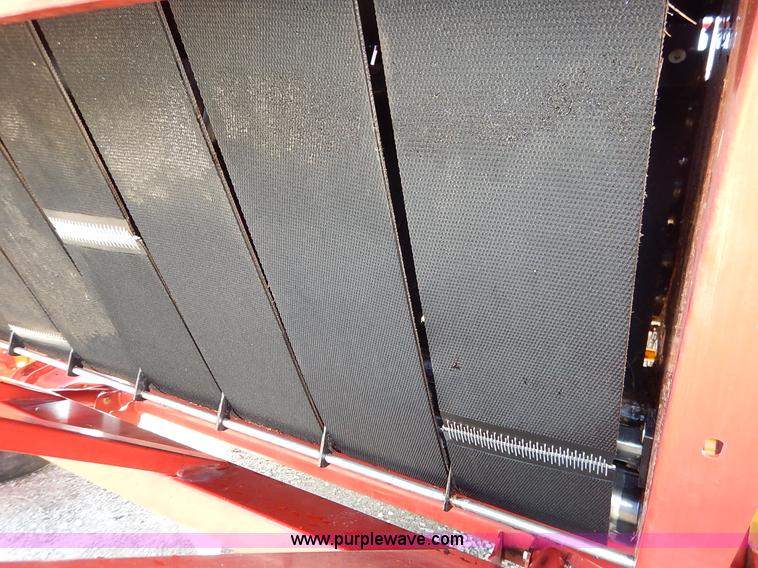 image for item K7369 2009 New Holland BR7090 round baler