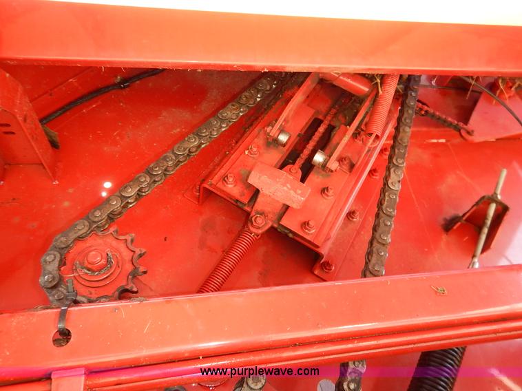 image for item K7369 2009 New Holland BR7090 round baler