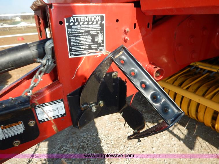 image for item K7369 2009 New Holland BR7090 round baler