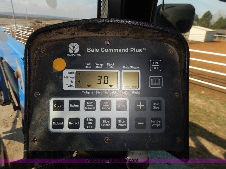 image for item K7369 2009 New Holland BR7090 round baler