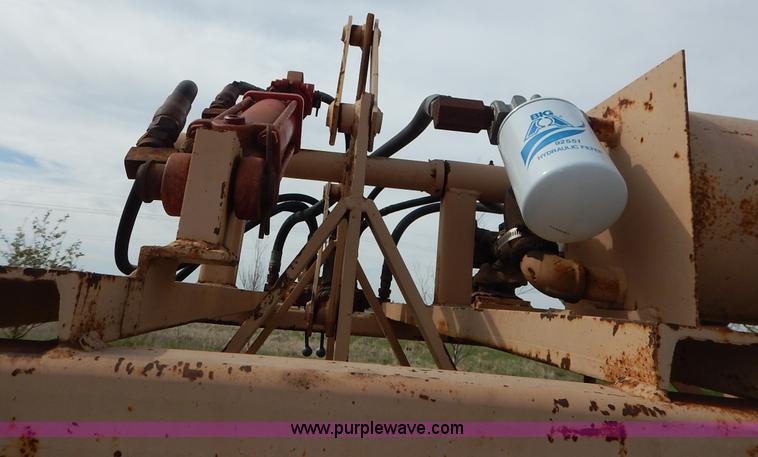 image for item K7391 Squeeze chute