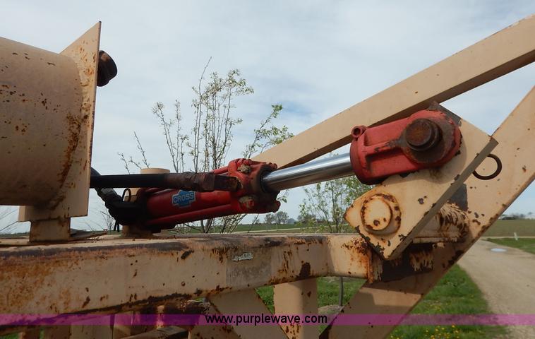 image for item K7391 Squeeze chute