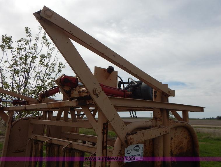 image for item K7391 Squeeze chute