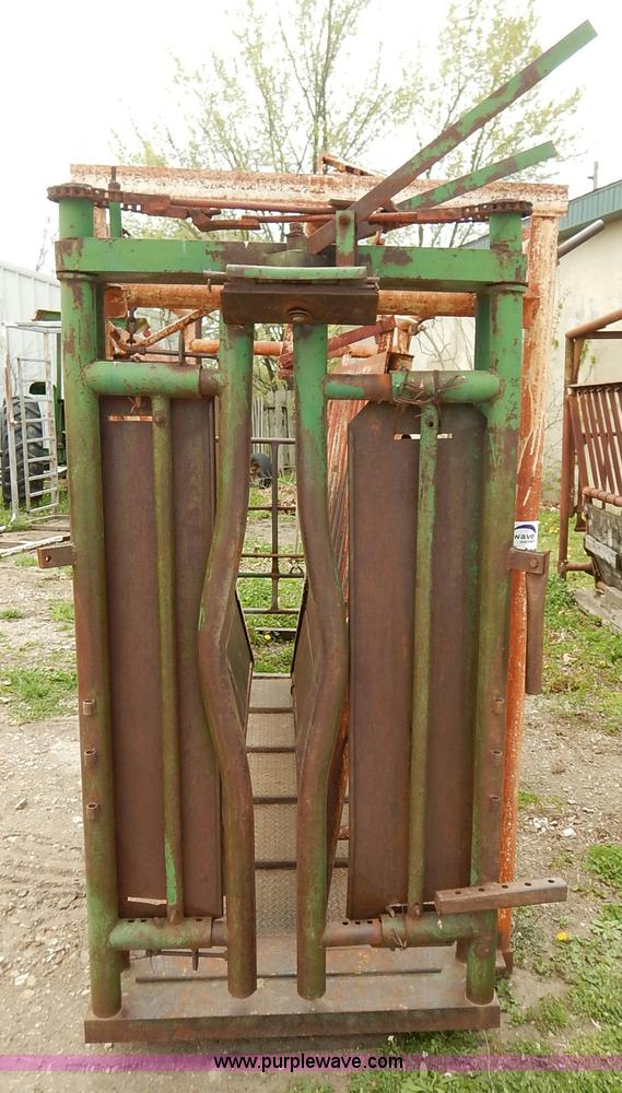 image for item K7400 Squeeze chute with Palpation cage