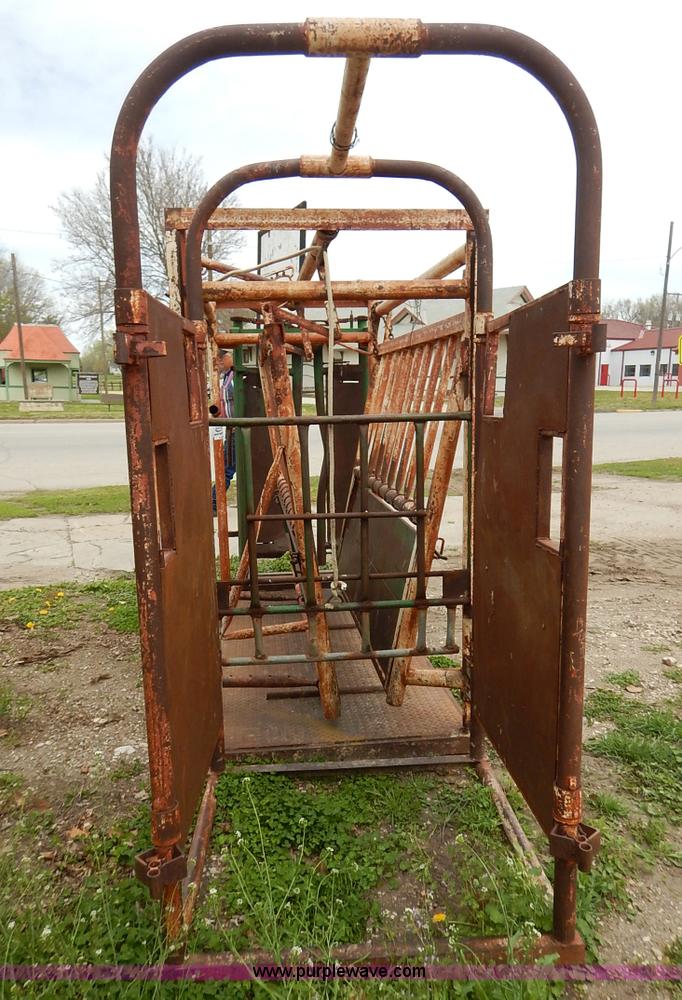 image for item K7400 Squeeze chute with Palpation cage