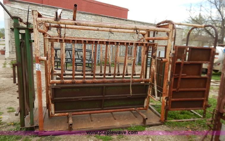 image for item K7400 Squeeze chute with Palpation cage