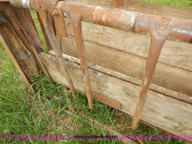 image for item K7404 Cattle squeeze chute