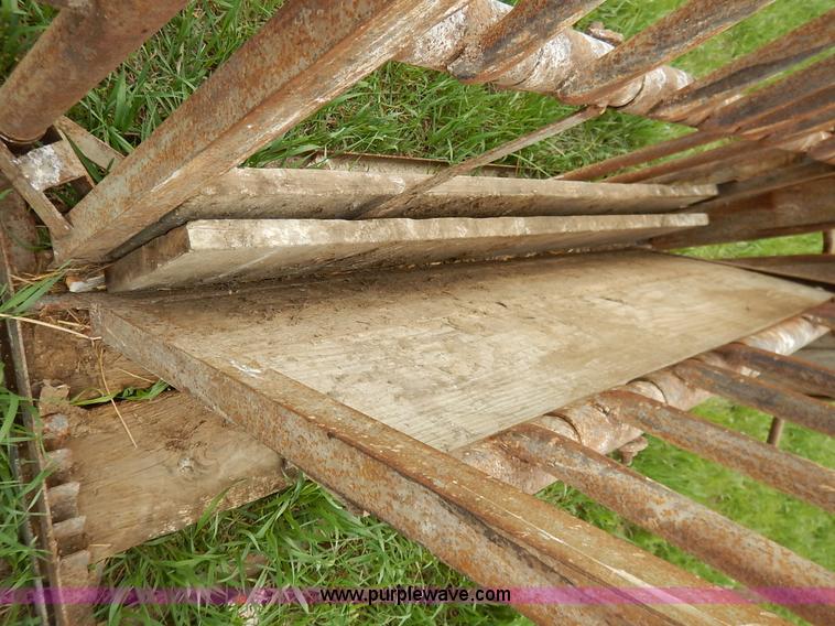 image for item K7404 Cattle squeeze chute