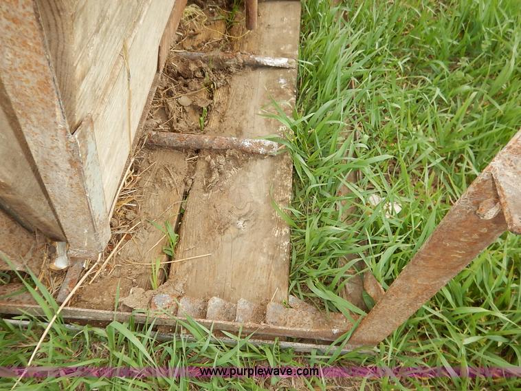 image for item K7404 Cattle squeeze chute