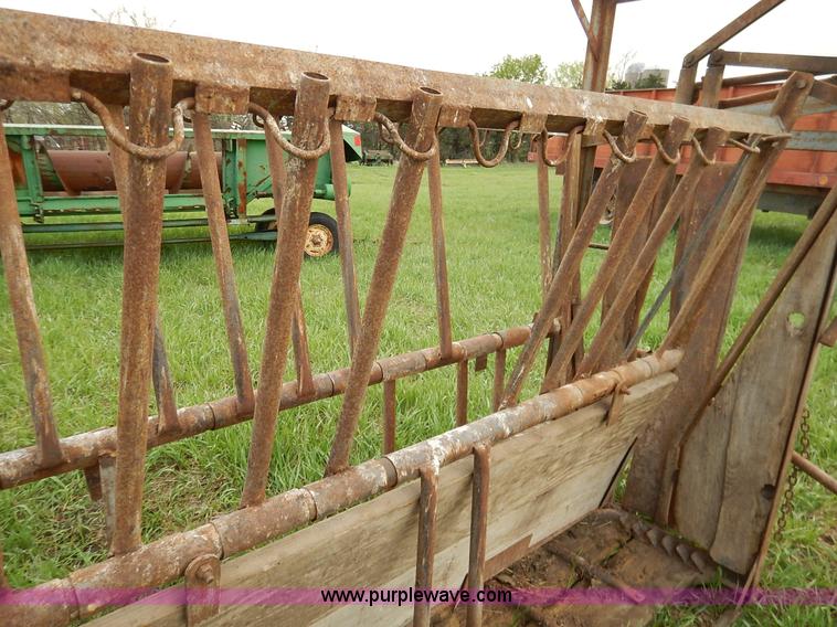 image for item K7404 Cattle squeeze chute