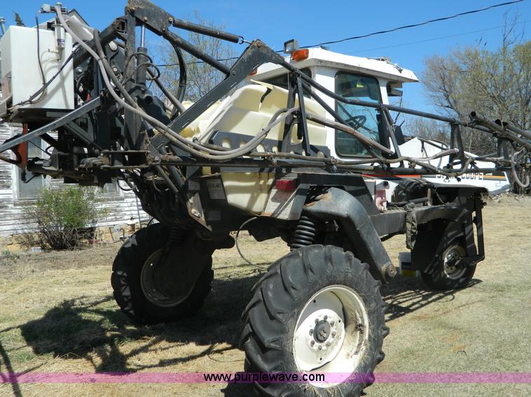 image for item K8027 1997 SpraCoupe 3440 self-propelled sprayer