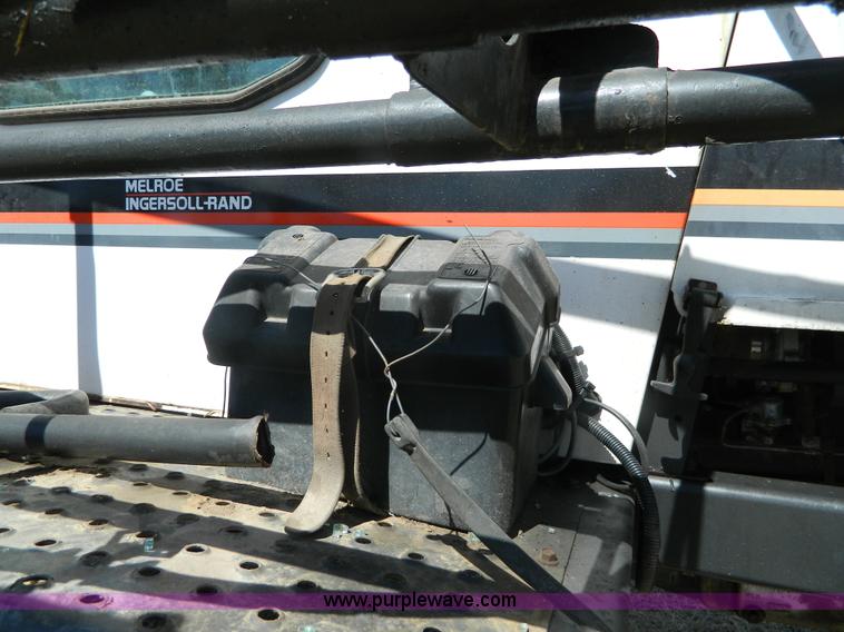 image for item K8027 1997 SpraCoupe 3440 self-propelled sprayer