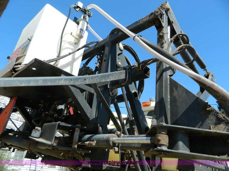 image for item K8027 1997 SpraCoupe 3440 self-propelled sprayer