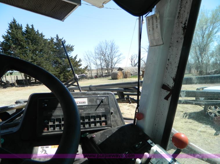 image for item K8027 1997 SpraCoupe 3440 self-propelled sprayer