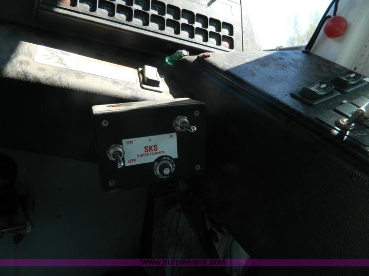 image for item K8027 1997 SpraCoupe 3440 self-propelled sprayer