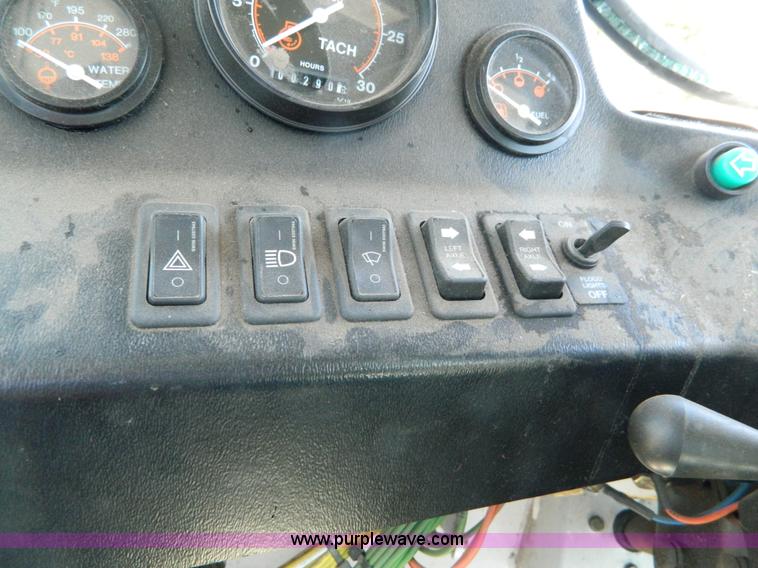 image for item K8027 1997 SpraCoupe 3440 self-propelled sprayer