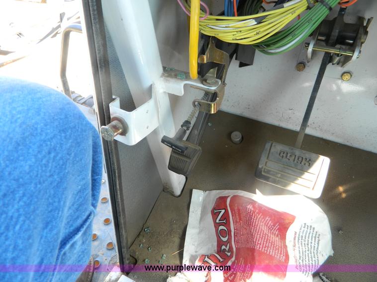 image for item K8027 1997 SpraCoupe 3440 self-propelled sprayer