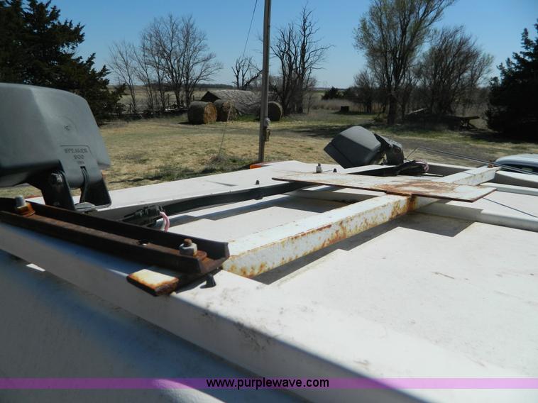 image for item K8027 1997 SpraCoupe 3440 self-propelled sprayer