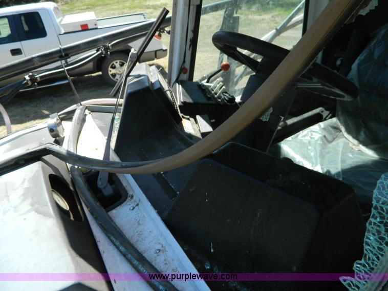 image for item K8027 1997 SpraCoupe 3440 self-propelled sprayer