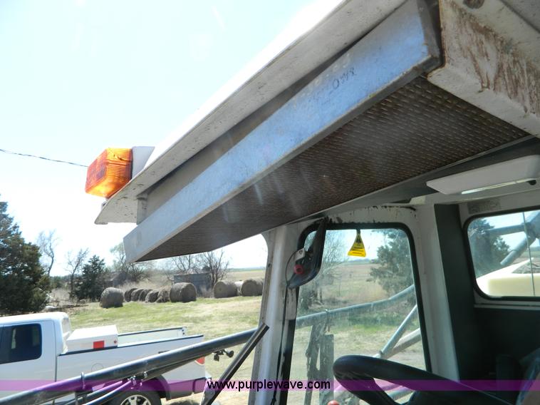 image for item K8027 1997 SpraCoupe 3440 self-propelled sprayer