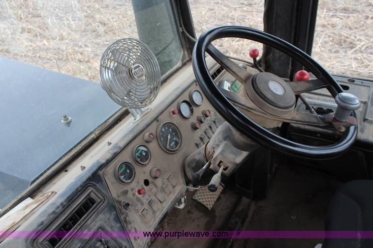 image for item K8874 1980 Steiger Panther III PTA325 4WD tractor