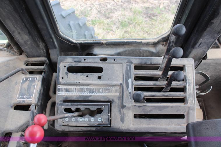 image for item K8874 1980 Steiger Panther III PTA325 4WD tractor