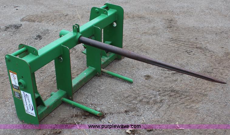 image for item K8875 John Deere bale spear
