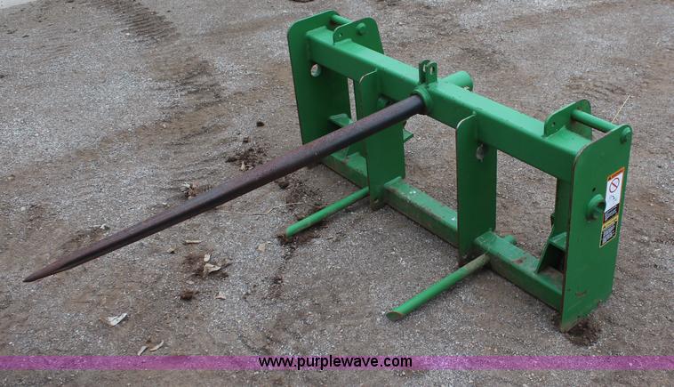 image for item K8875 John Deere bale spear