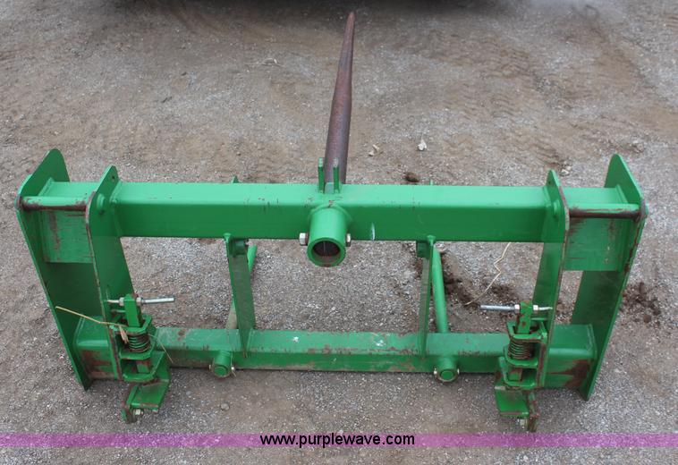 image for item K8875 John Deere bale spear