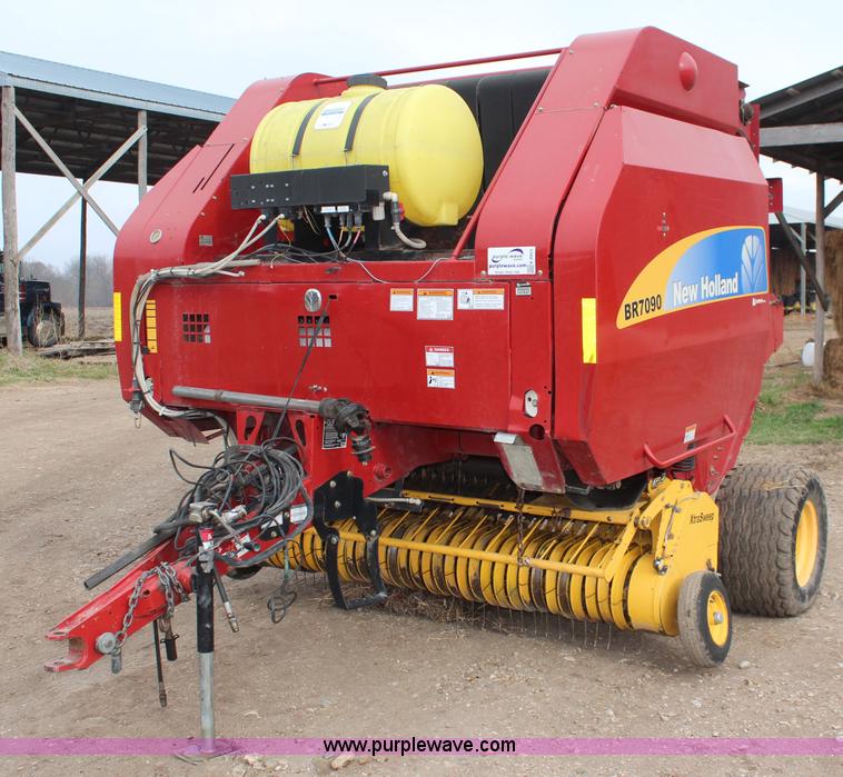 image for item K8923 2009 New Holland BR7090 round baler