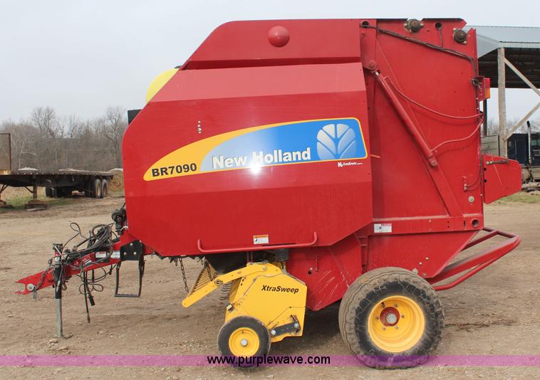 image for item K8923 2009 New Holland BR7090 round baler