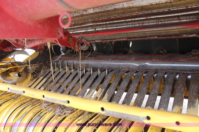 image for item K8923 2009 New Holland BR7090 round baler