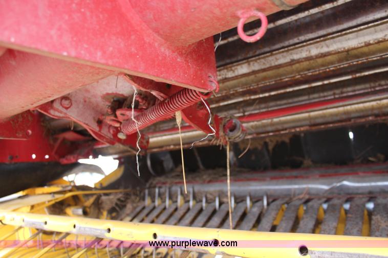 image for item K8923 2009 New Holland BR7090 round baler