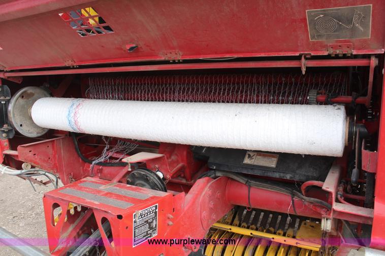 image for item K8923 2009 New Holland BR7090 round baler