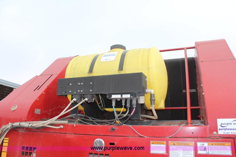 image for item K8923 2009 New Holland BR7090 round baler