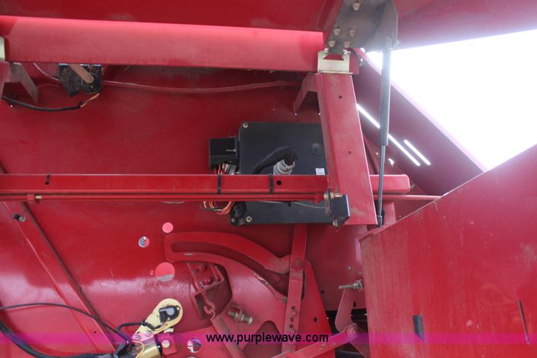 image for item K8923 2009 New Holland BR7090 round baler