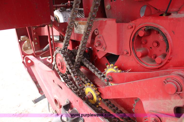 image for item K8923 2009 New Holland BR7090 round baler