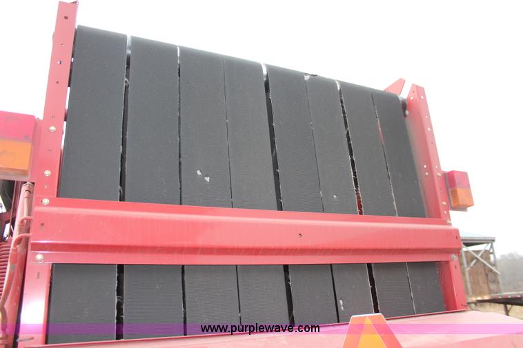 image for item K8923 2009 New Holland BR7090 round baler