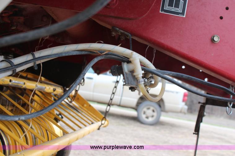 image for item K8923 2009 New Holland BR7090 round baler