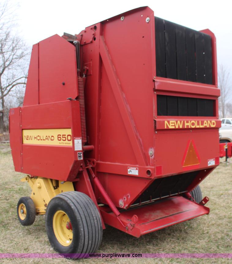image for item K8992 1993 New Holland 650 round baler